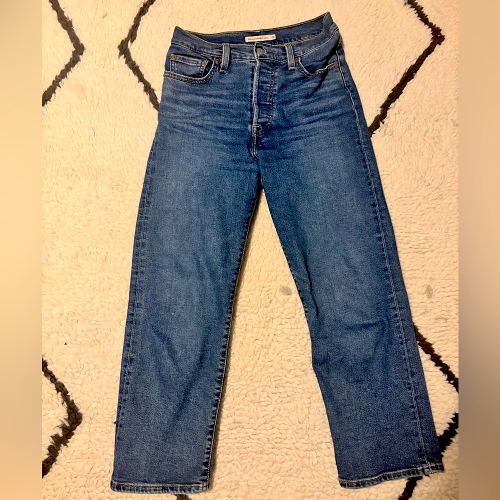 Levi Ribcage Straight Ankle size 26